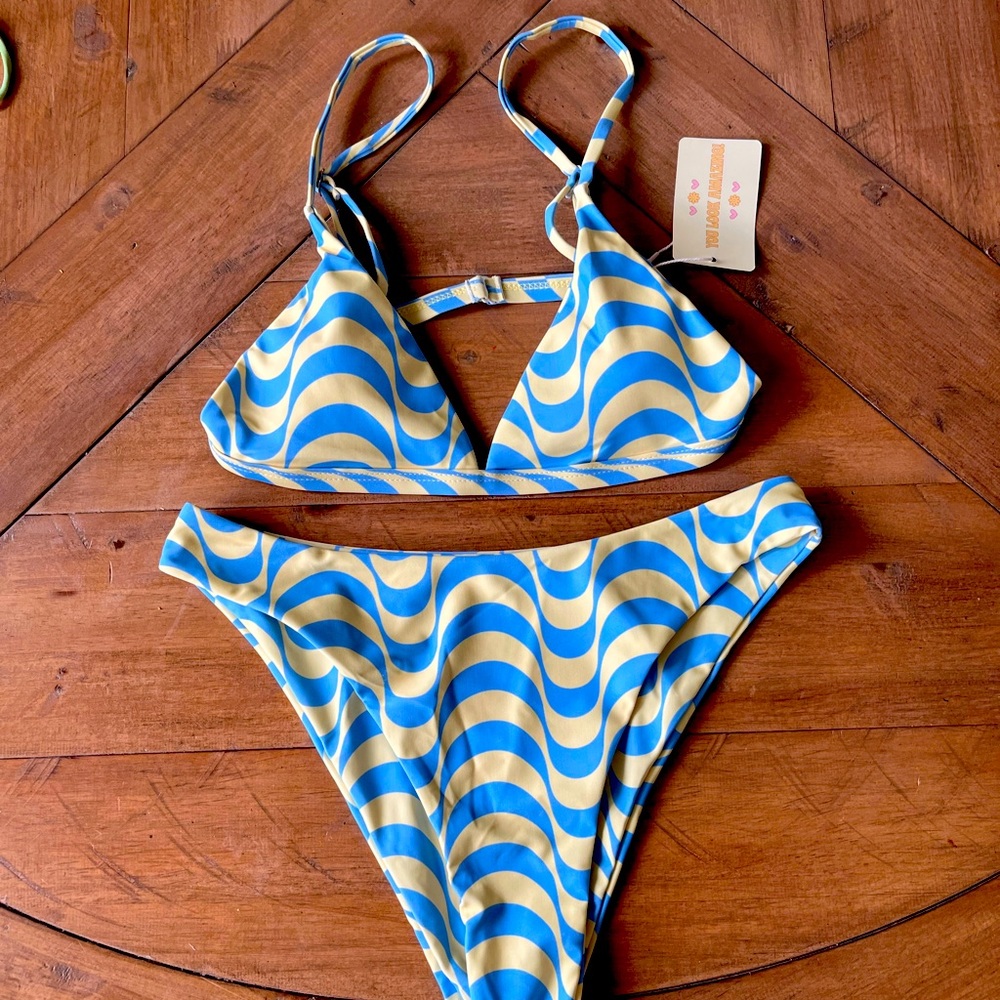 NWT full set swimsuit size Large